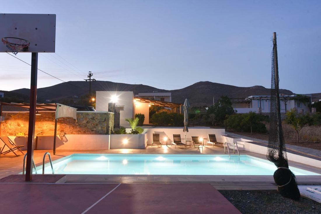 Flora'S Beach And Pool Villa In Syros Liaropá Kültér fotó