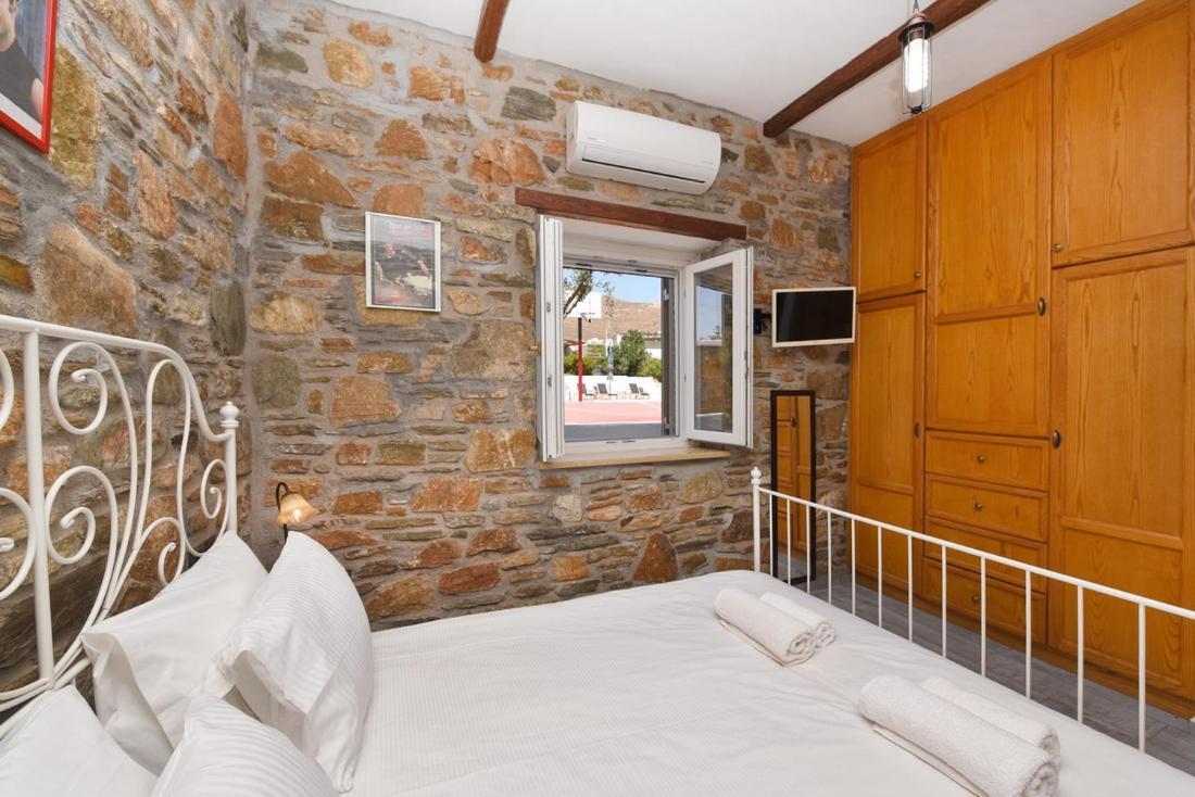 Flora'S Beach And Pool Villa In Syros Liaropá Kültér fotó