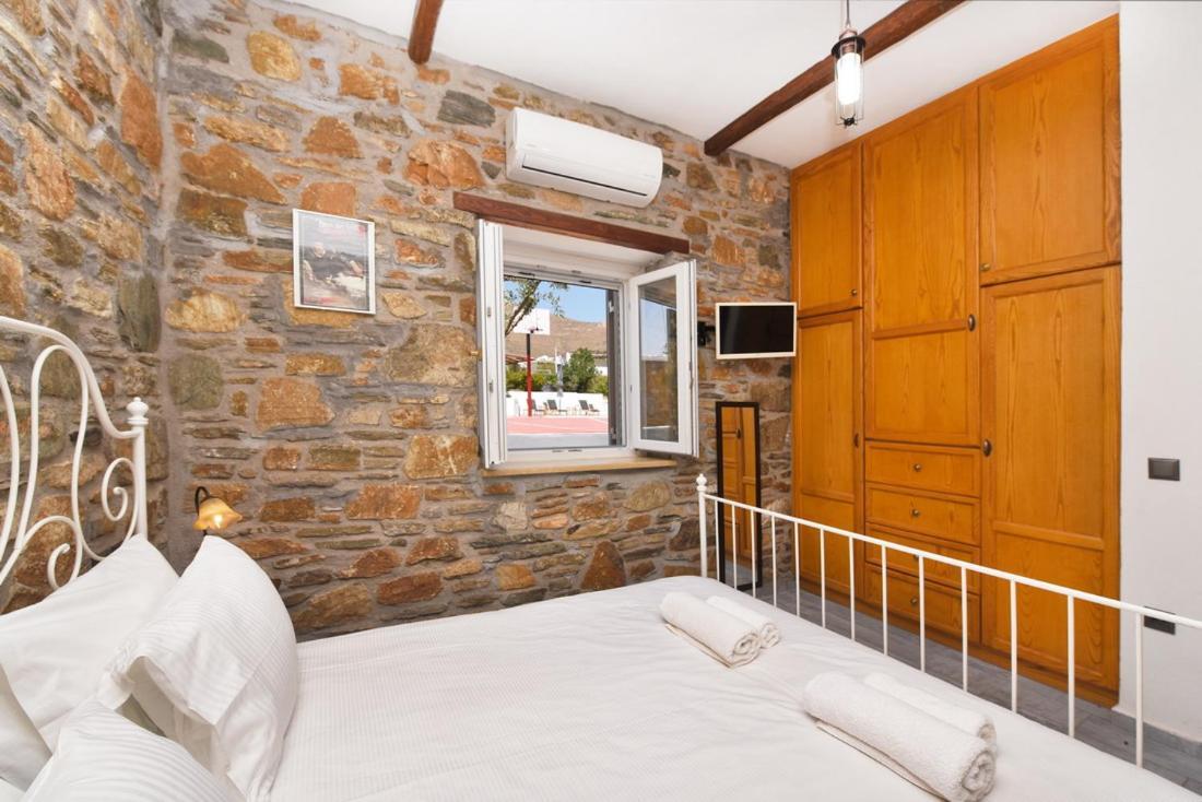 Flora'S Beach And Pool Villa In Syros Liaropá Kültér fotó