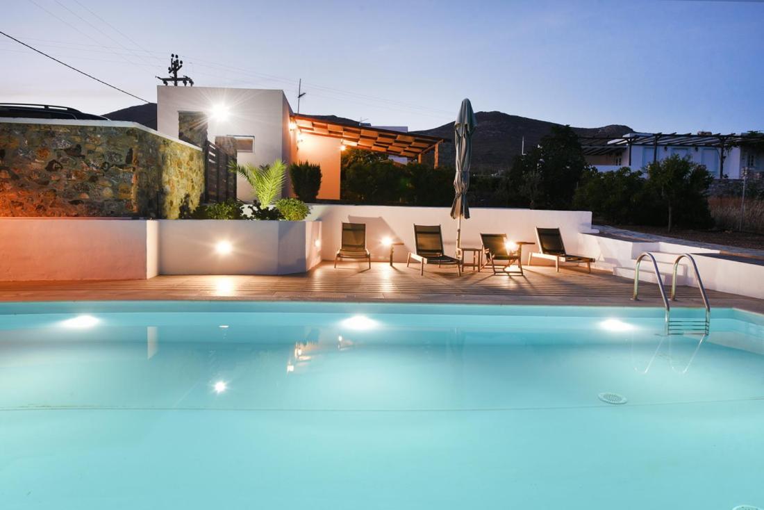 Flora'S Beach And Pool Villa In Syros Liaropá Kültér fotó