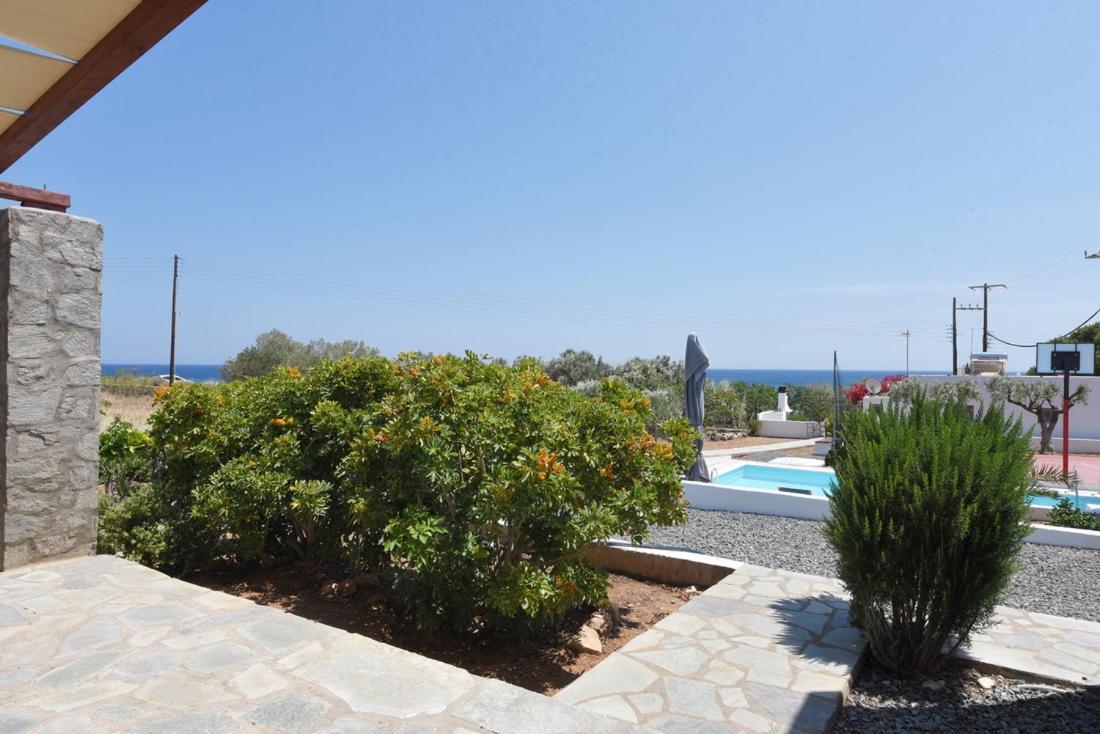 Flora'S Beach And Pool Villa In Syros Liaropá Kültér fotó