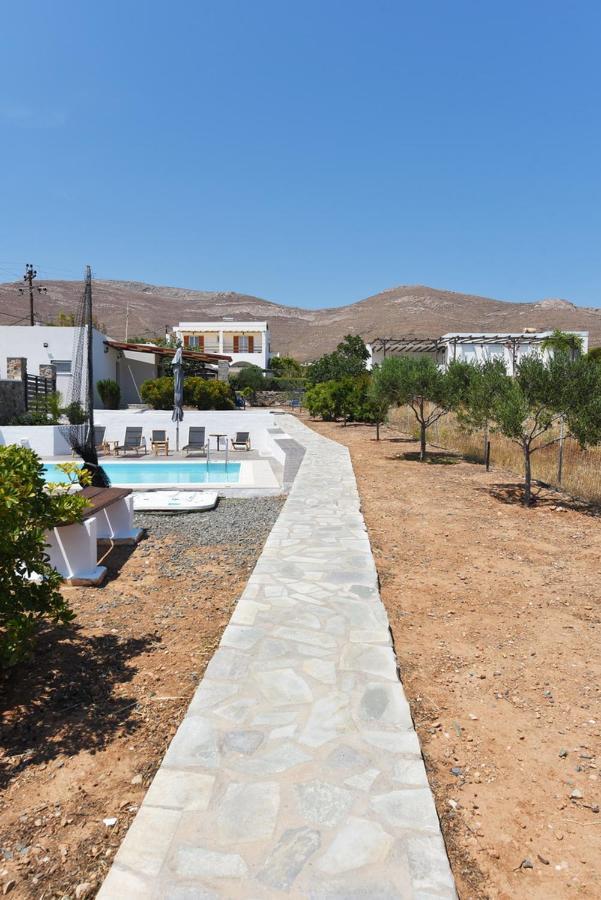Flora'S Beach And Pool Villa In Syros Liaropá Kültér fotó