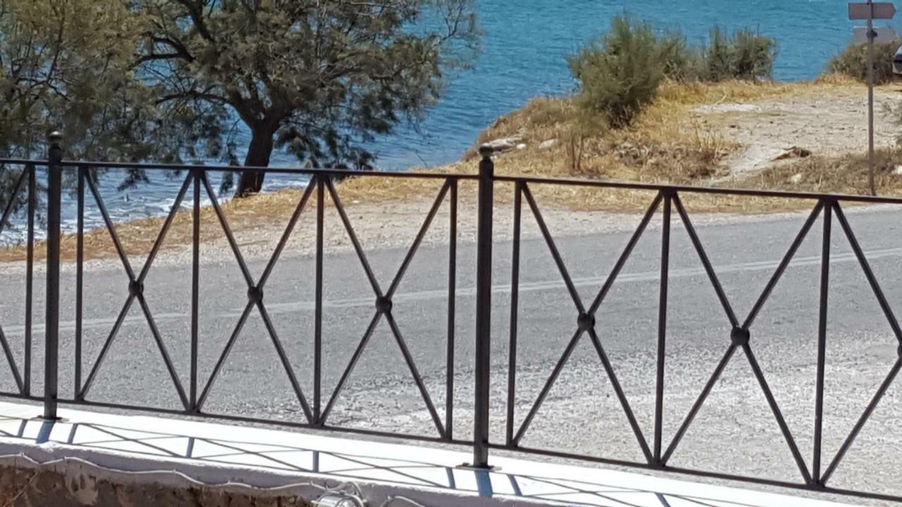 Flora'S Beach And Pool Villa In Syros Liaropá Kültér fotó