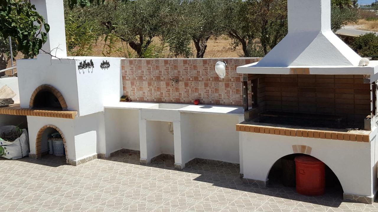 Flora'S Beach And Pool Villa In Syros Liaropá Kültér fotó
